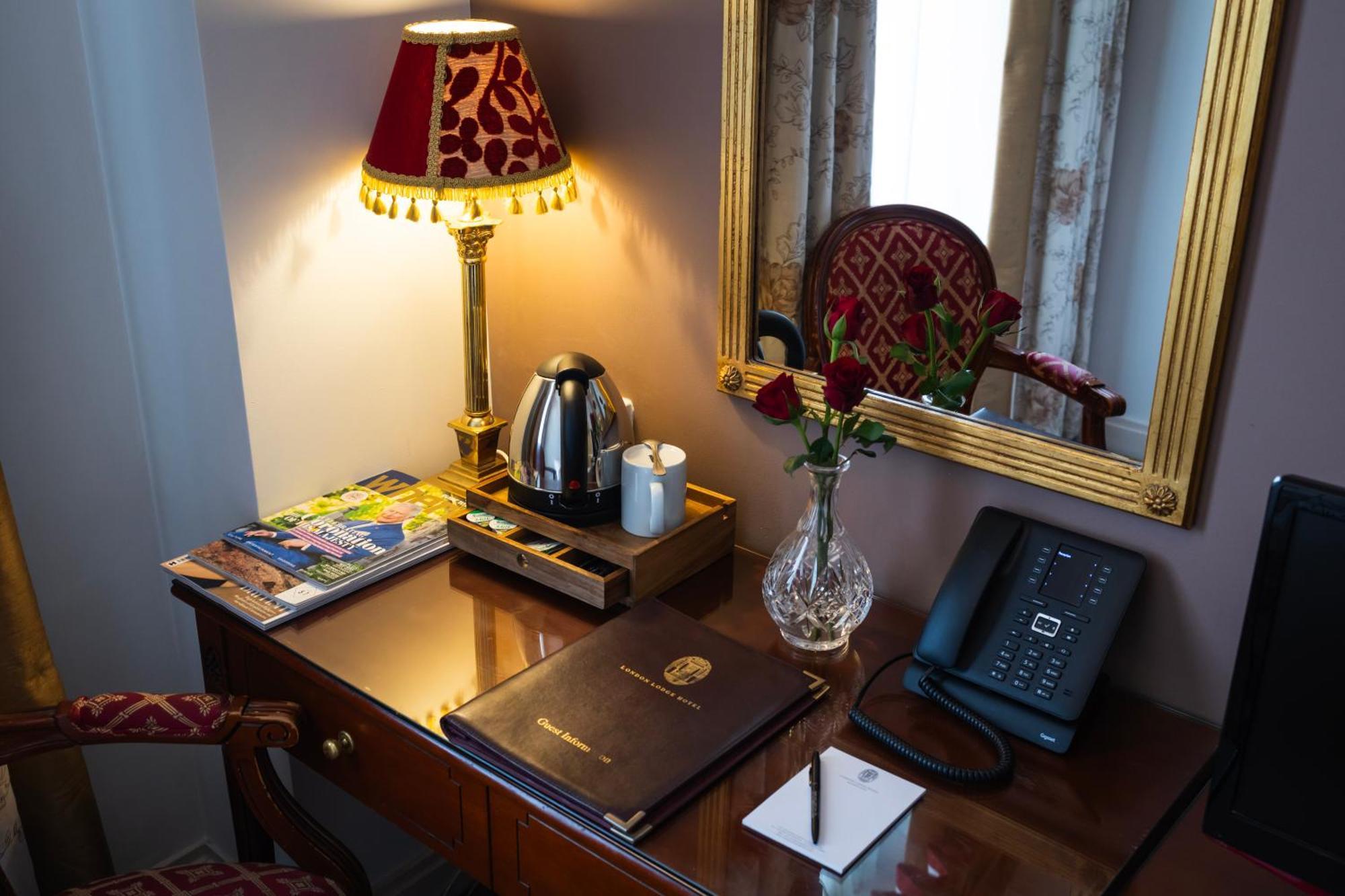 London Lodge Hotel Bagian luar foto